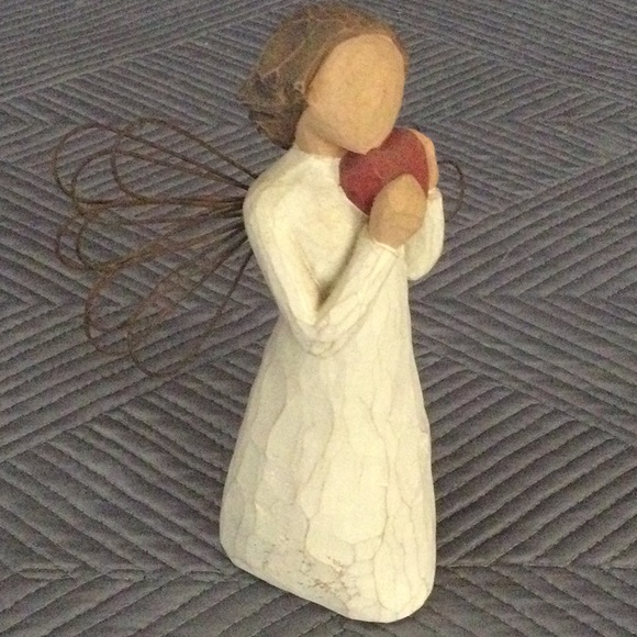 Willow Tree Angel of the Heart by Demdaco - Picture 2 of 6